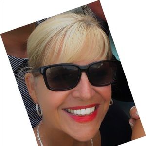 Meet your Posher, Annette